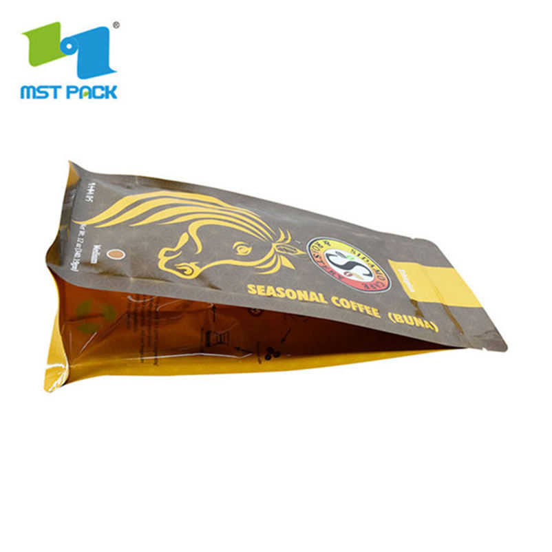 Öko -Transparent -Tüte mit gemahlenem Kaffee