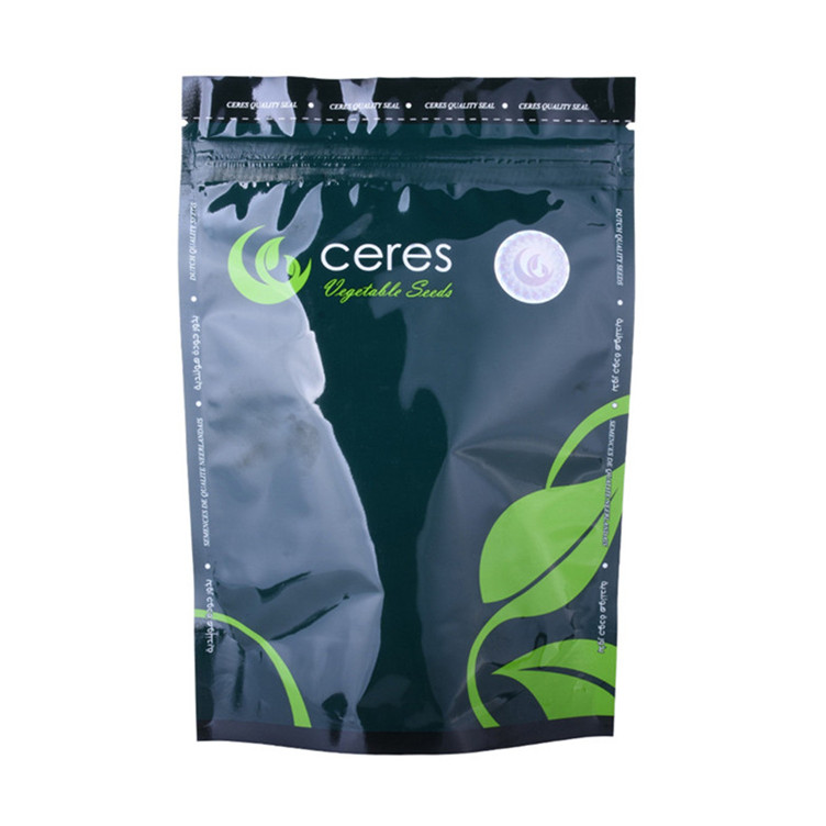 Feuchtigkeitsbeständiger Spot Gloss mit mattem Avocadokernbeutel